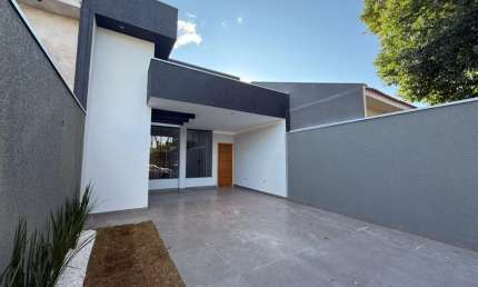 Casa com 3 quartos à venda na Avenida Kakogawa, Parque das Grevíleas, Maringá