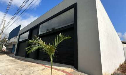 BARRACÃO MODERNO NA AV. MORANGUEIRA – ALTO PADRÃO E ESTRUTURA IMPECÁVEL!