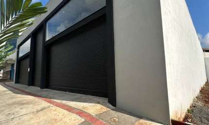 BARRACÃO MODERNO PARA LOCAÇÃO NA AV. MORANGUEIRA – ESTRUTURA COMPLETA E LOCALIZAÇÃO PRIVILEGIADA