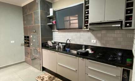 Casa moderna e completa à venda no Jardim Tóquio – Maringá