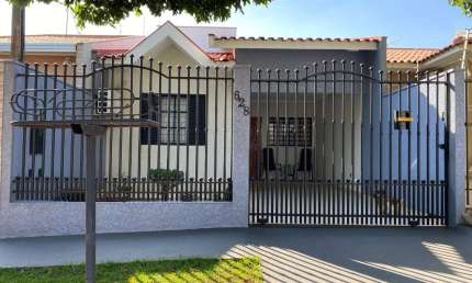 Casa com 3 quartos à venda na Rua Pioneiro Sebastião Alves, 233, Jardim Paris III, Maringá