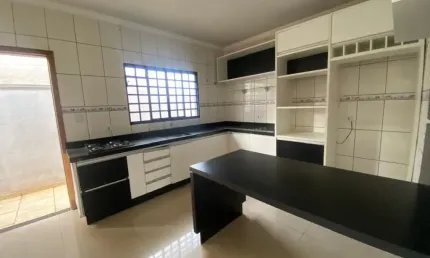 Oportunidade Incrível no Ouro Verde I – Casa Completa com Piscina e Aceita Terreno!
