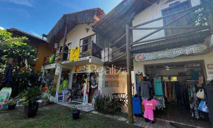 Casa a venda em Taipu de Fora, Maraú, BA, com ponto comercial, na rua das piscinas naturais.