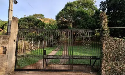 Oportunidade em Miguel Pereira – Imóvel Amplo com Vista para a Natureza