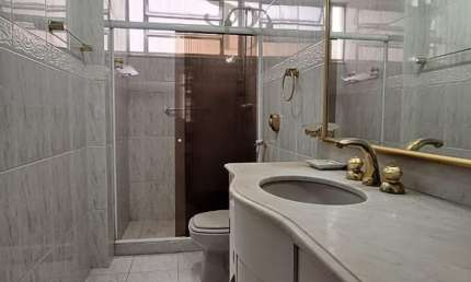 Apartamento com Vista Lateral da Baía de Guanabara – Icaraí, Niterói