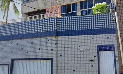 Apartamento Amplo, 3/4 com Dependência, Vista mar em Amaralina. CRECI 6857.
