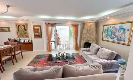 Casa com 3 quartos à venda no Córrego Grande, Florianópolis  por R$ 2.700.000
