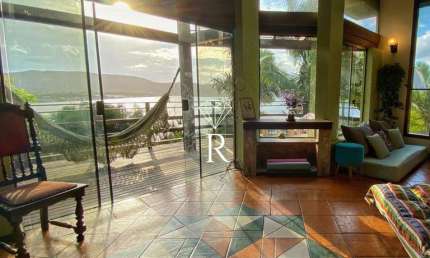 Casa em condomínio fechado com 3 quartos para alugar na Barra da Lagoa, Florianópolis  por R$ 16.500