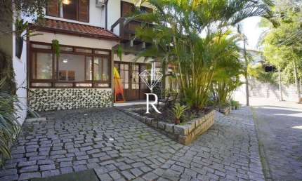 Casa em condomínio fechado com 2 quartos para alugar na Praia Mole, Florianópolis  por R$ 15.000