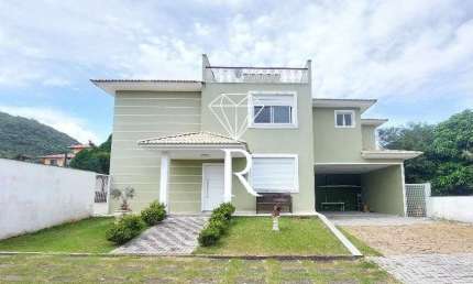 Casa em condomínio fechado com 3 quartos para alugar no Campeche, Florianópolis  por R$ 14.000
