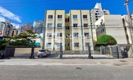 Apartamento com 2 quartos para alugar no Centro, Florianópolis  por R$ 3.100