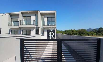 Casa com 3 quartos à venda no São João do Rio Vermelho, Florianópolis  por R$ 700.000
