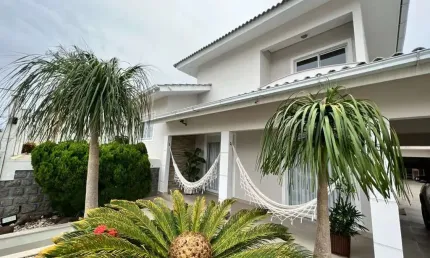 Casa com 3 quartos à venda no Barreiros, São José  por R$ 2.698.000