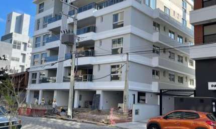 Apartamento com 3 quartos à venda em Jurerê, Florianópolis  por R$ 2.728.000