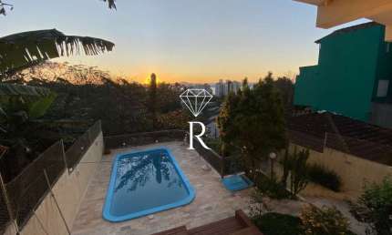 Casa com 4 quartos à venda na Agronômica, Florianópolis  por R$ 1.100.000