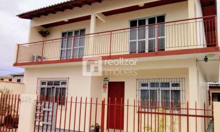 Casa com 2 quartos para alugar no Carianos, Florianópolis  por R$ 3.500