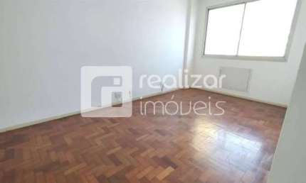 Apartamento com 2 quartos para alugar no Centro, Florianópolis  por R$ 4.200