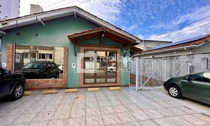 Casa comercial para alugar no Estreito, Florianópolis  por R$ 5.500