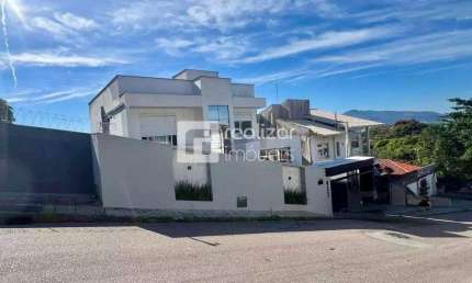 Casa com 4 quartos para alugar no Estreito, Florianópolis  por R$ 16.000