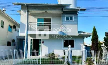 Casa com 3 quartos para alugar em Pedra Branca, Palhoça  por R$ 8.500