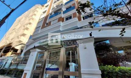 Apartamento com 2 quartos para alugar no Centro, Florianópolis  por R$ 5.500
