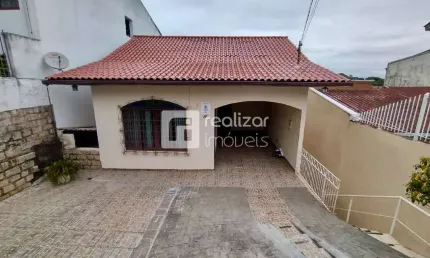 Casa com 4 quartos para alugar na Agronômica, Florianópolis  por R$ 4.900