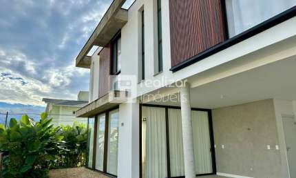 Casa com 3 quartos à venda no Itacorubi, Florianópolis  por R$ 1.950.000