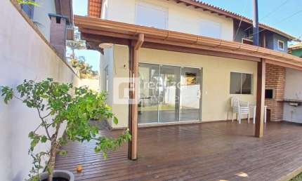 Casa com 2 quartos para alugar no Rio Tavares, Florianópolis  por R$ 7.500