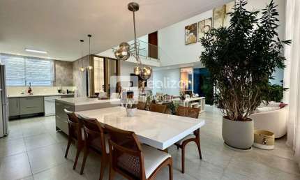 Casa com 4 quartos para alugar em Jurerê, Florianópolis  por R$ 26.900