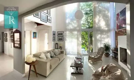 Casa com 4 quartos à venda no Sambaqui, Florianópolis  por R$ 2.800.000