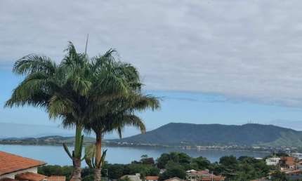Cobertura com vista incrível, em São Pedro da Aldeia,  Poço Fundo.