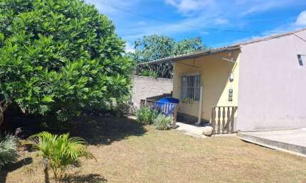 Casa com Pomar na Rua do Fogo. São Pedro da Aldeia-RJ