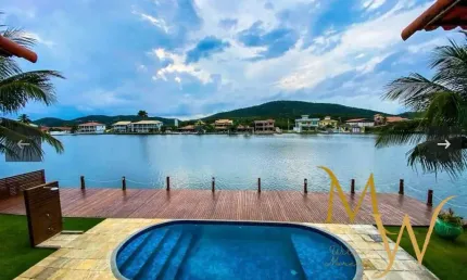 Casa com 2 suítes- Conforto à Beira do Canal no Peró.