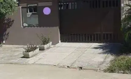 Casa em condomínio fechado, próximo à praia em Unamar.