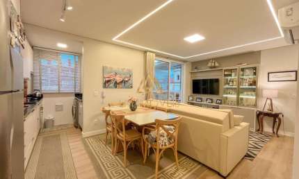 Apartamento na melhor localização da cidade, lindamente mobiliado e vista mar.
