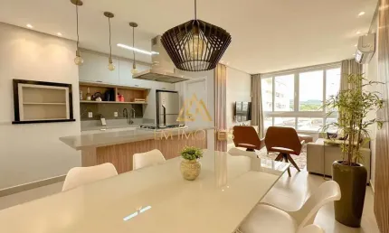 Apartamento 2 dormitórios à 600 metros da Praia da Vila.