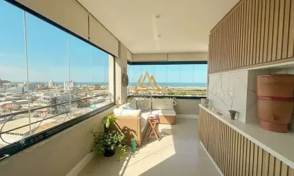 Apartamento no centro de Imbituba, com vista panorâmica e sacada com churrasquei