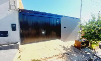 Casa à Venda em Marília: 2 Dorms no Residencial Angelo Sposito