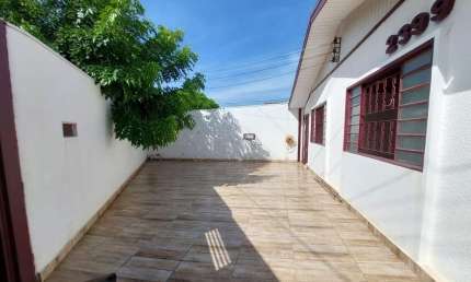 Casa com 3 quartos à venda no Jardim Estoril, Marília 