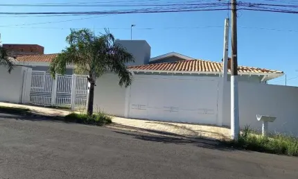 Casa com 3 quartos à venda no Parque das Esmeraldas II, Marília 