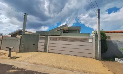 Casa com 4 quartos à venda no Jardim Esmeralda, Marília 