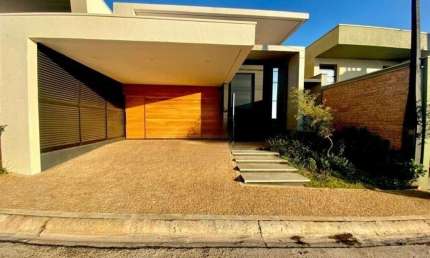 Casa com 3 quartos para alugar no Esmeralda Residence II, Marília 