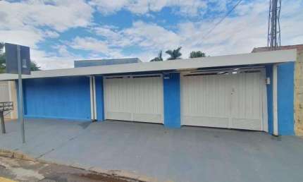 Casa com 3 quartos para alugar no Fragata, Marília 