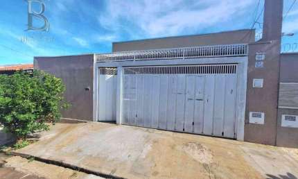 Casa para Locação em Marília: 3 Dorms e 2 Suítes por R$2350