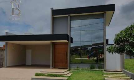 Casa à Venda no Centro Lácio Marília: 3 Suítes por R$1.400.000