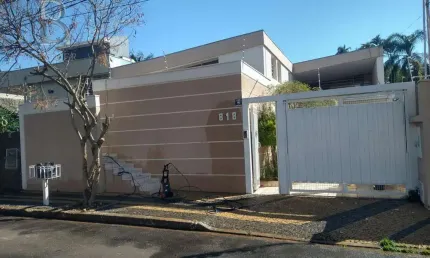 Casa à venda em Alto Cafezal, Marília: 4 banheiros, R$820 mil