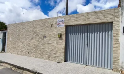 Casa com 3/4 sendo 1 suíte no Benedito Bentes - Maceió - AL