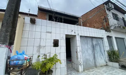 Casa com 02 suítes e 132m² em santa lúcia - maceió - al