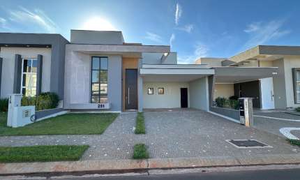 Casa térrea á venda no condomínio fechado Royal Garden - Paulínia