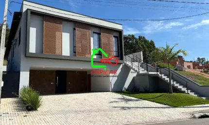 Casa de condomínio à venda em Vinhedo-SP, bairro Observatório: 3 quartos, 3 suítes, 2 salas, 5 banheiros, 6 vagas, 272m².